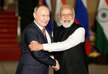Hindistan Rusiyadan neft tədarükünü 50 dəfə artırıb